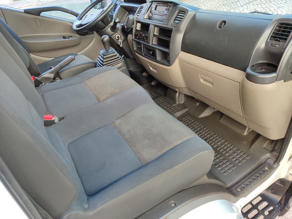Nissan Cabstar 2.5 TRIBASCULANTE