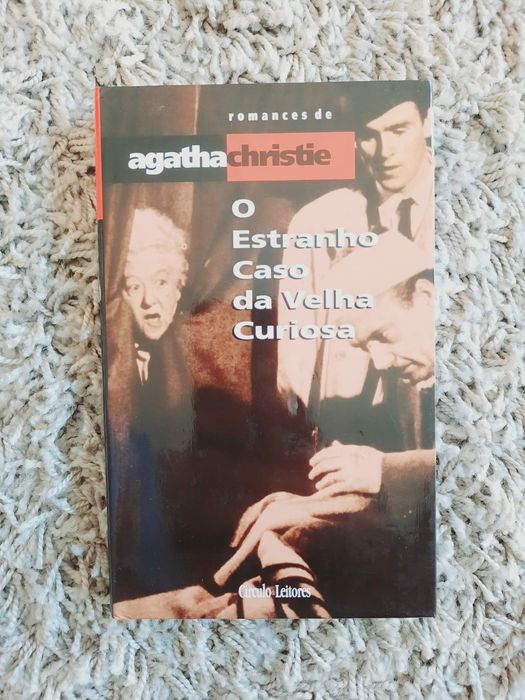 Livro " O estranho caso da velha curiosa"