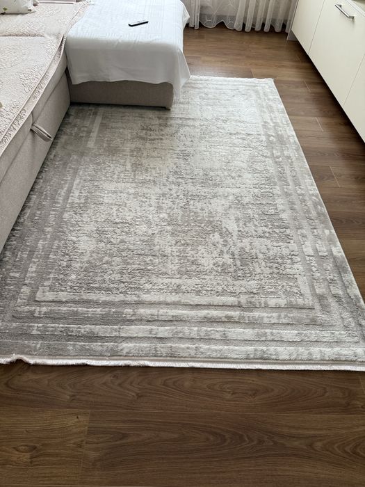 Килим на підлогу