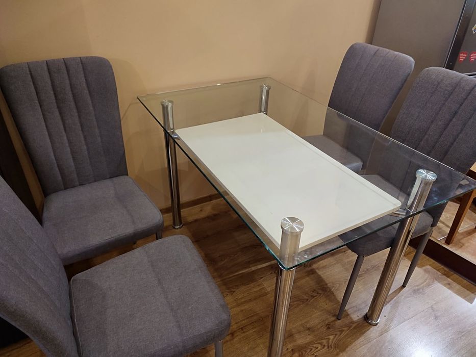 Stół szklany          .