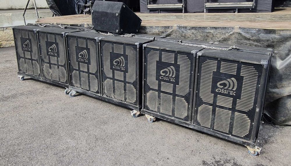 Palco Móvel Nissan Athleon, com Som, Vídeo e Luz