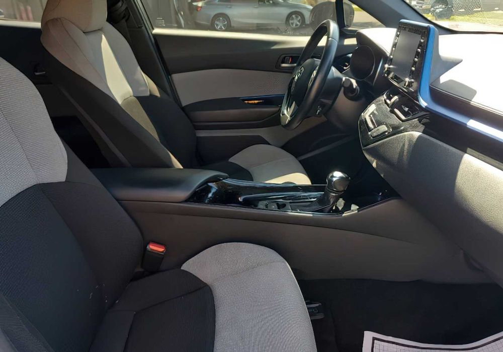 Toyota C-HR XLE      2019