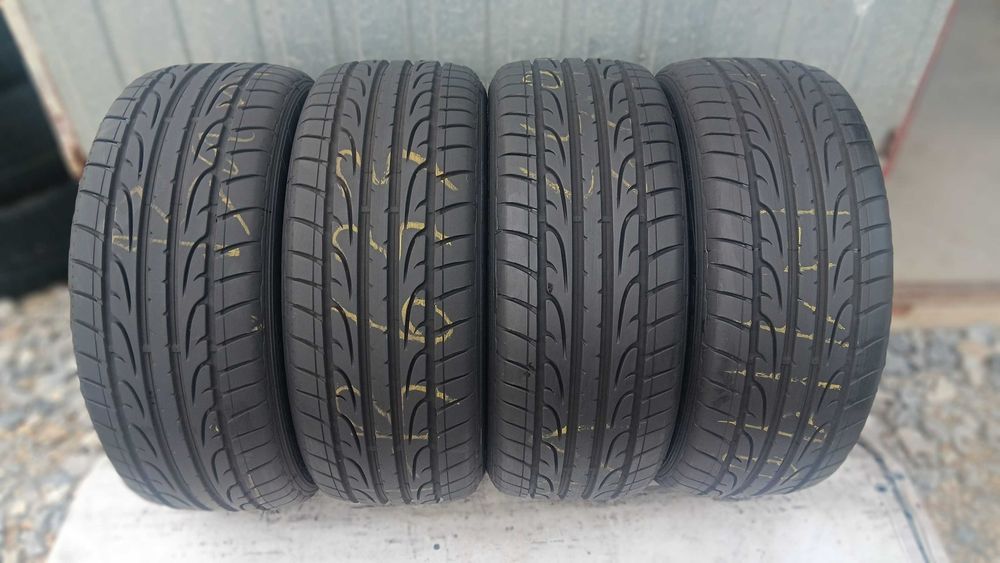 215/45/16 Dunlop sp sport