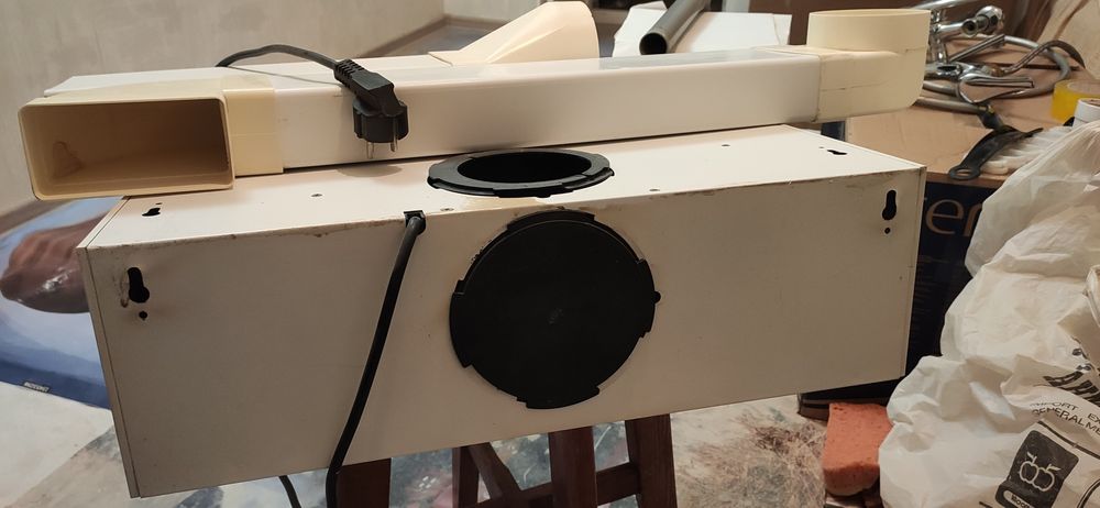 вытяжка Venta в хорошем состоянии