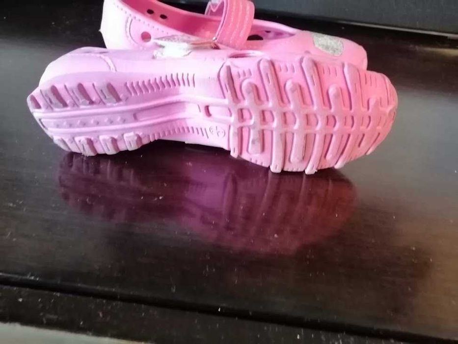 sapatos tipo crocs nº 33