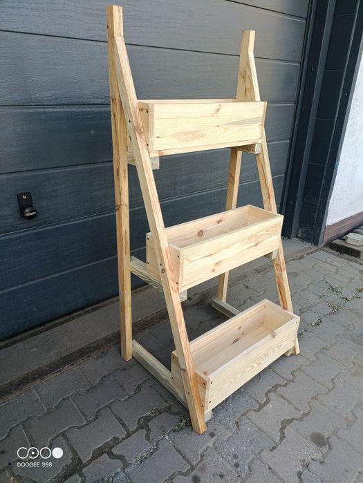 Kwietnik drewniany kaskadowy