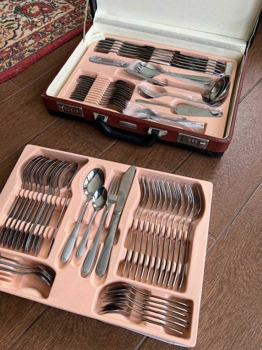 Великий набір столових приборів