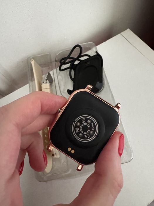 Смарт-часы 4,65 см