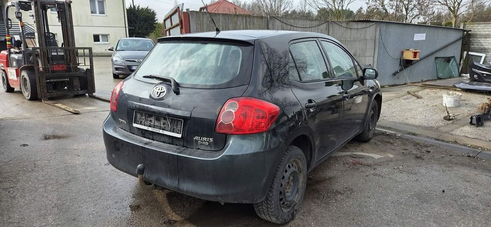 TOYOTA AURIS hak komplet wiązka