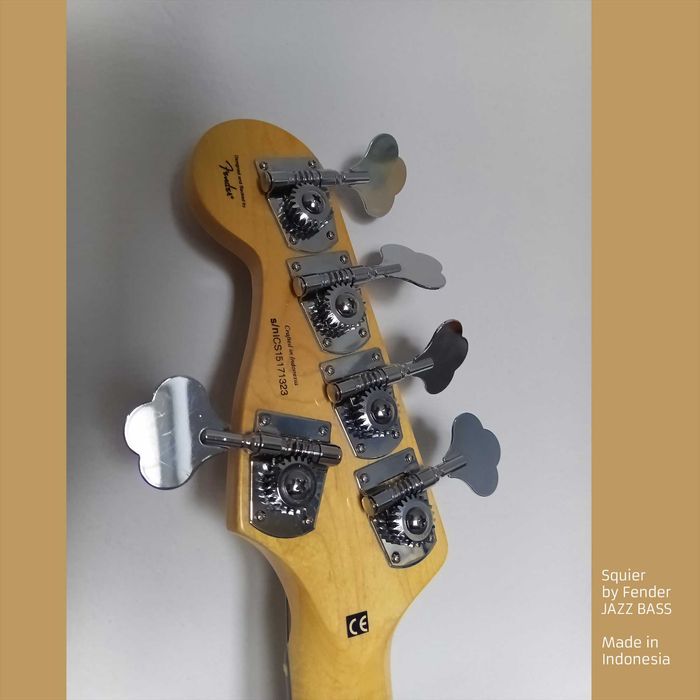 Jazz Bass Squier by Fender | bas pięciostrunowy + pokrowiec