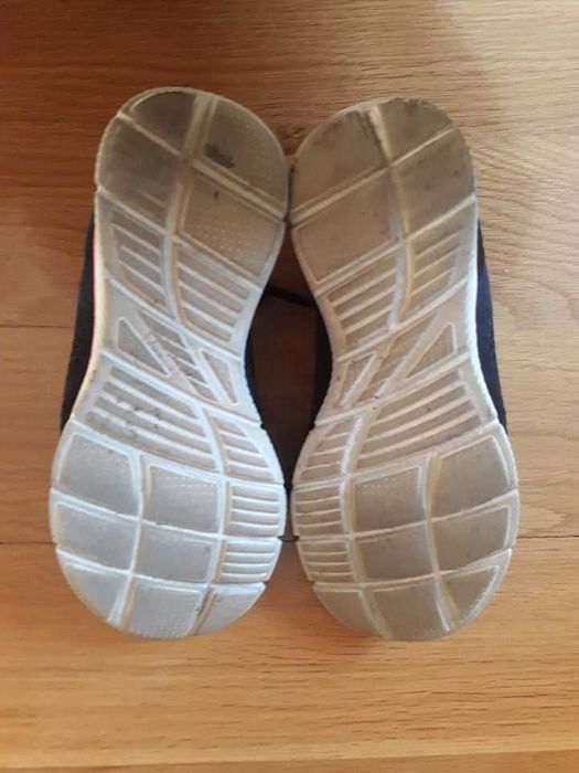 Sapatilhas skechers gel top pretas e rosas