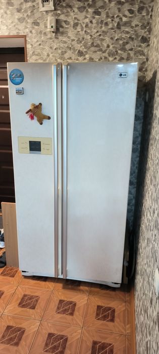 Продам холодильник Side by Side холодильник LG GR B207 WVQA