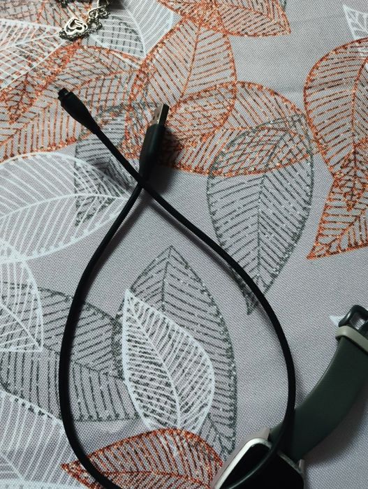Venu SQ 2 stan badzo dobry kabel pudełko
