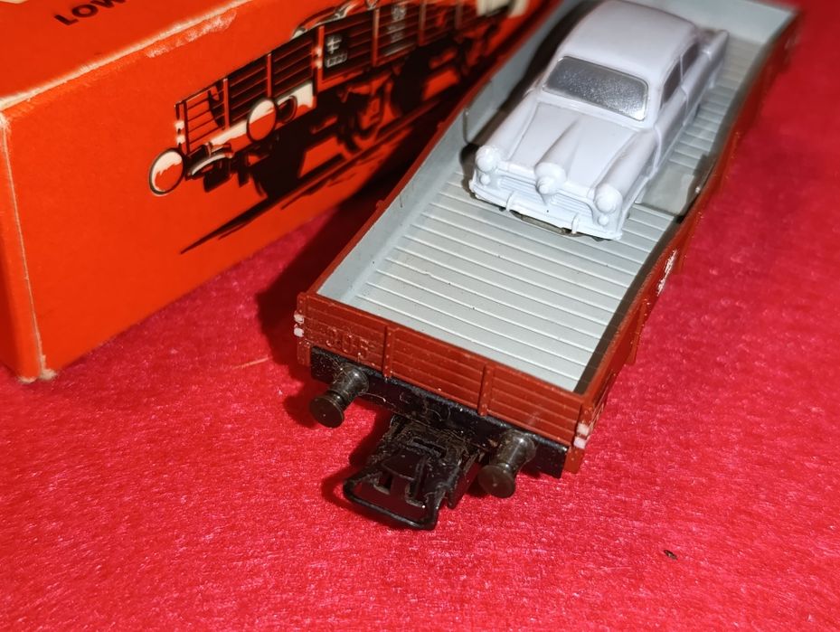 Marklin 4504 Vagão Mercadorias com Ford Taunus 12M