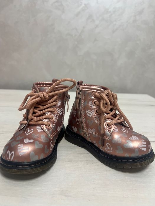 Дівчачі черевички