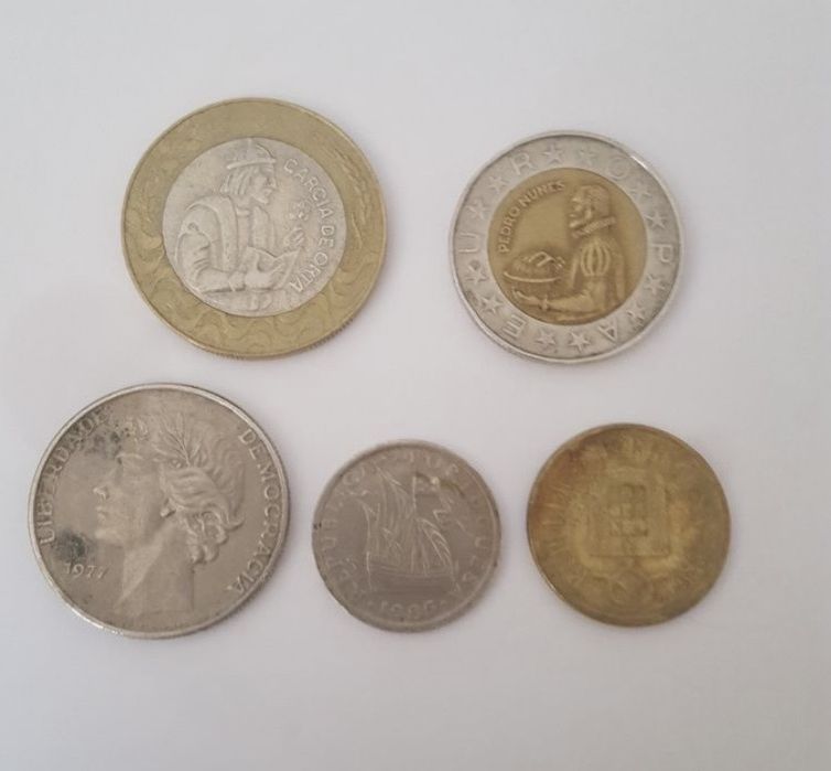 Vendo moedas antigas em bom estado