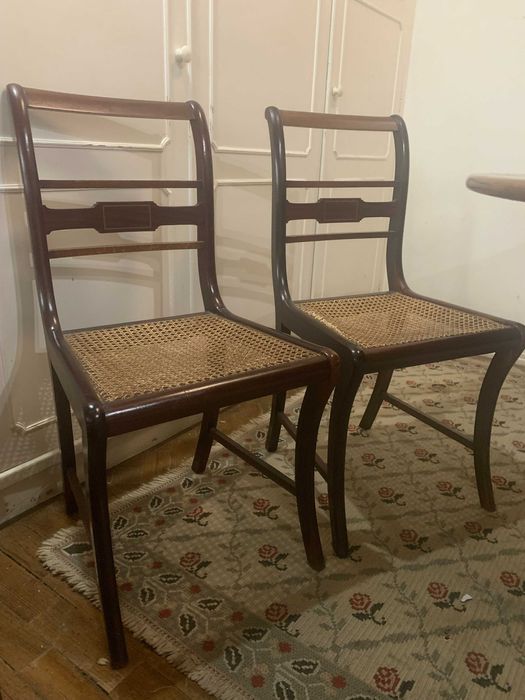 URGENTE - 2 cadeiras de madeira com palhinha
