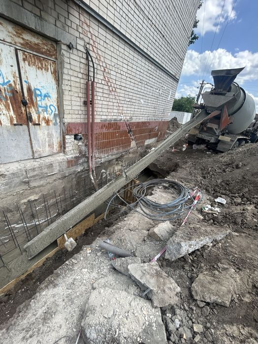 Послуги самоскидів (5-15 м3) та доставка бетону (до 7 м3)