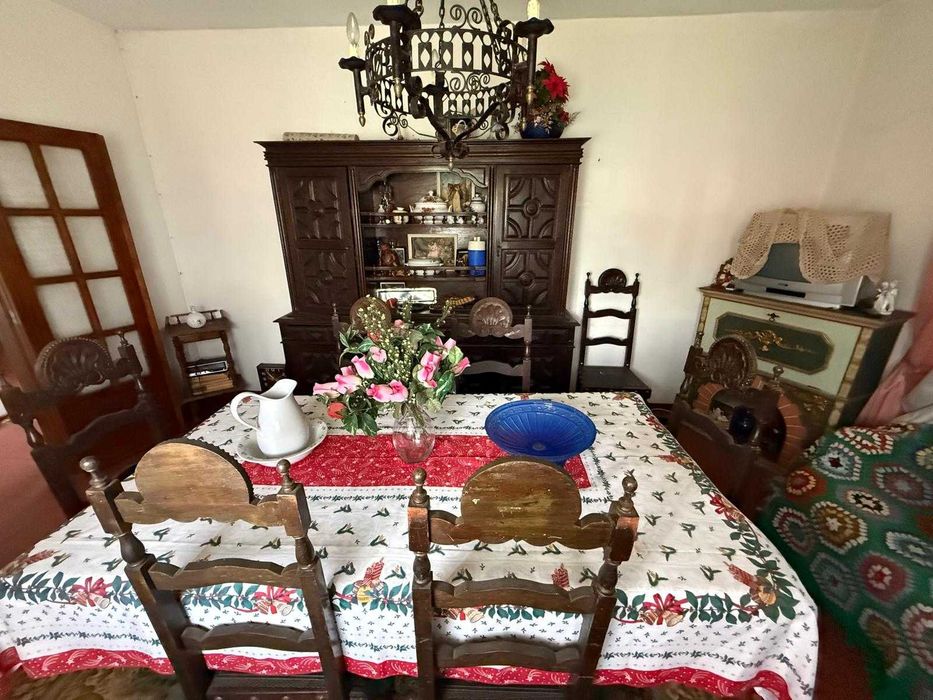Moveis e Loiças- Vendo moveis e loiças antigas pela melhor proposta.