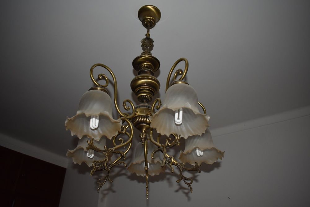 Candeeiro de tecto+ candeeiros de mesa de cabeceira.