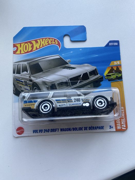 Машинка hot wheels volvo 240 drift wagon