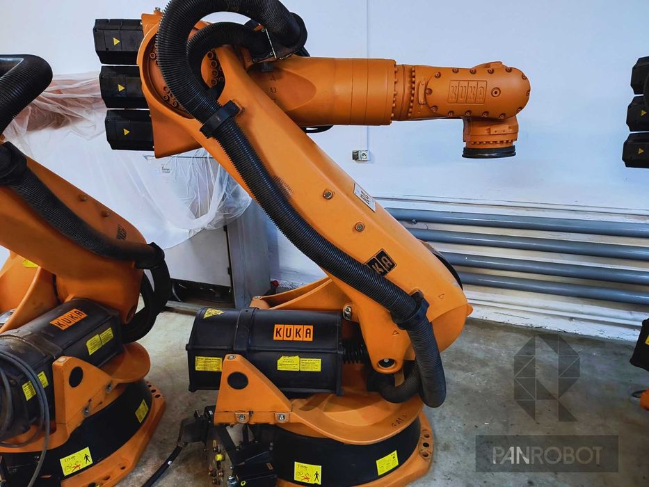 Robot przemysłowy KUKA KR210 - gotowy do pracy - serwisujemy roboty