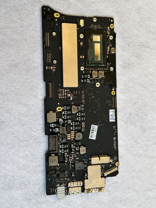 Macbook pro 13 pol 2015 logic board NOVA