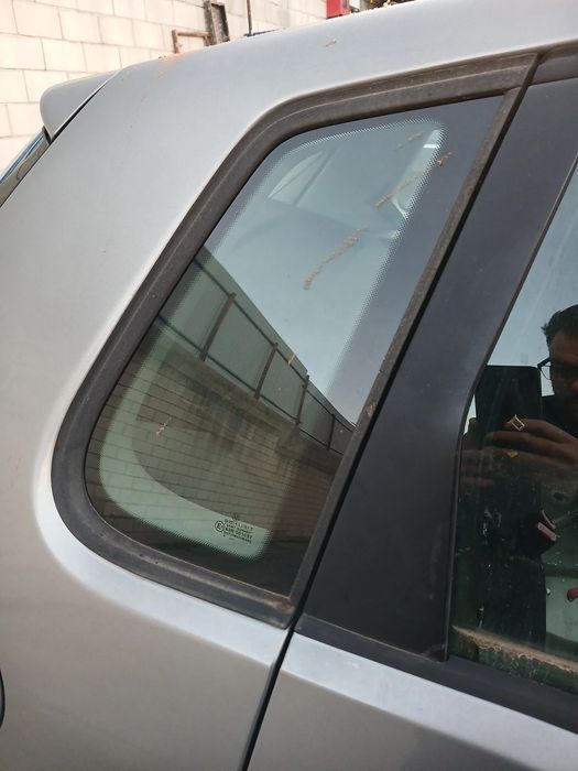 Vidro do painel trás direito VOLKSWAGEN Polo (9N)