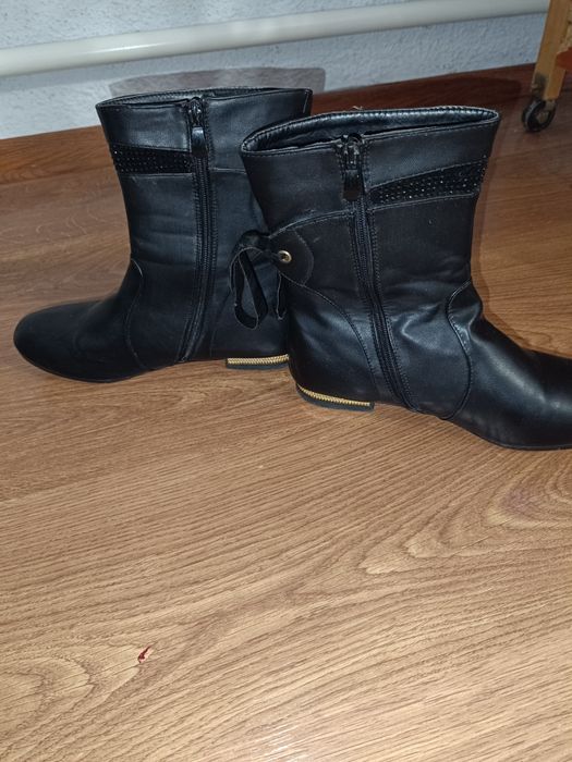 Демісезонні черевики жіночі