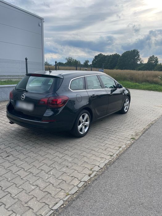 Sprzedam Opel Astra J kombi Sports Tourer