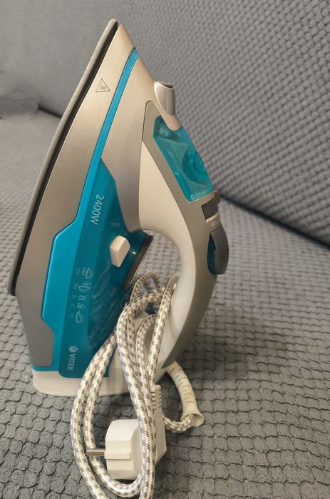 Утюг Vitek  1258 B