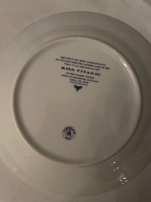 Réplica antêntica baseada no padrão da 1.ª classe do RMS Titanic