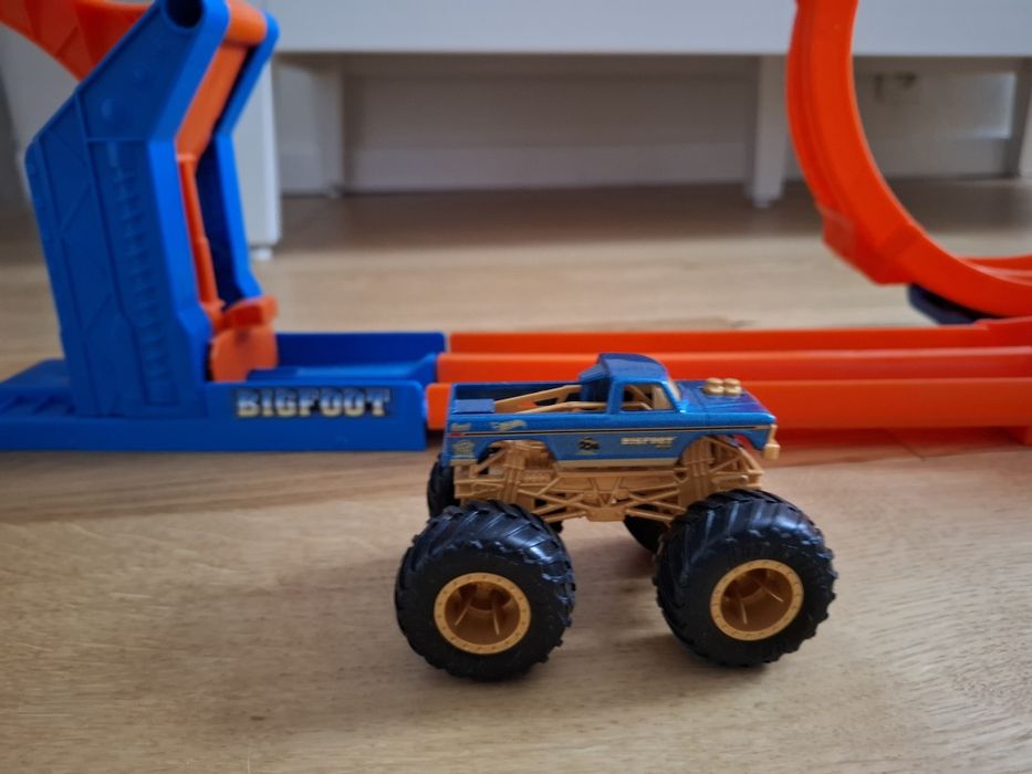 Hot Wheels wyrzutnia