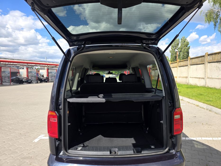 Volkswagen Caddy 2015 року • 2.0 TDI 110 кВт / 150 к.с. • DSG • Long • 7 місць
