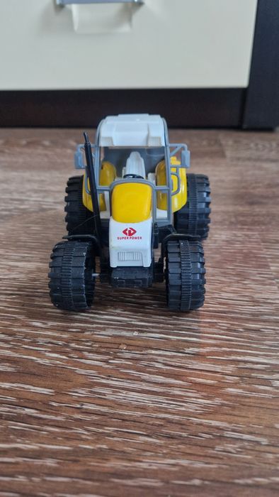 Traktorek truck.