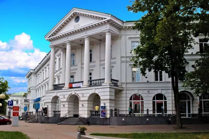 Оренда оф. приміщ. Центр. 43 м2. 3 пов. 450 грн/м2. + електрика