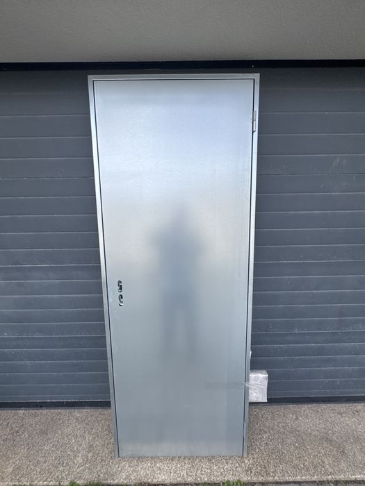 Porta galvanizada