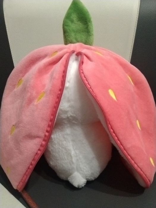 Зайчик полуничка 35 см м'яка іграшка трансформер кролик клубничк