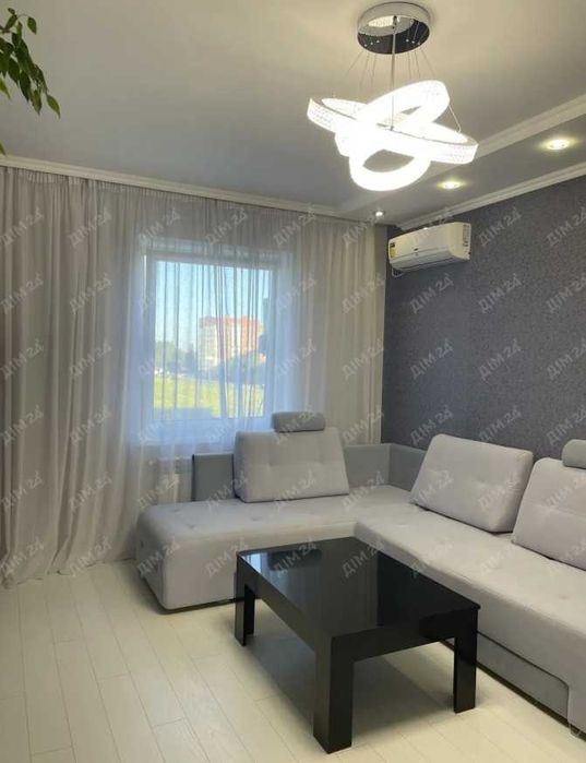 Однокімнатна квартира на Параджанова