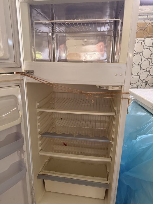 Frigorífico combinado usado.