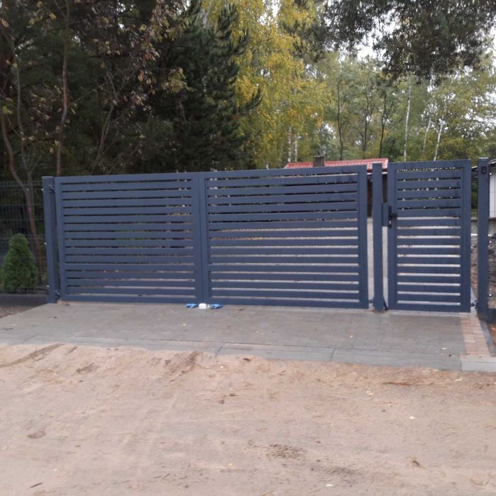 Brama wjazdowa dwuskrzydlowa przesuwna ocynkowana malowana proszkowo