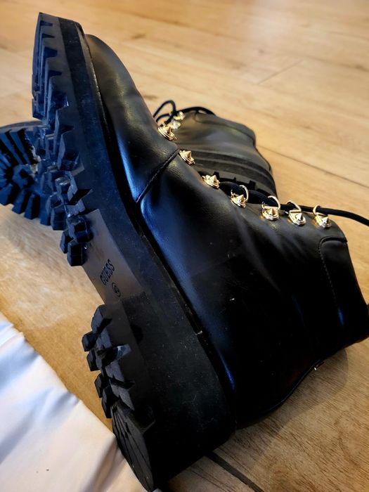 Trapery Guess rozm 40 Botki Półbuty Najnowsza Kolekcja Bloggerskie