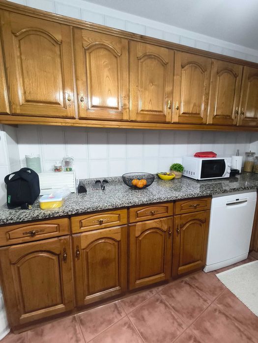 Cozinha Completa em Pinho + Granito