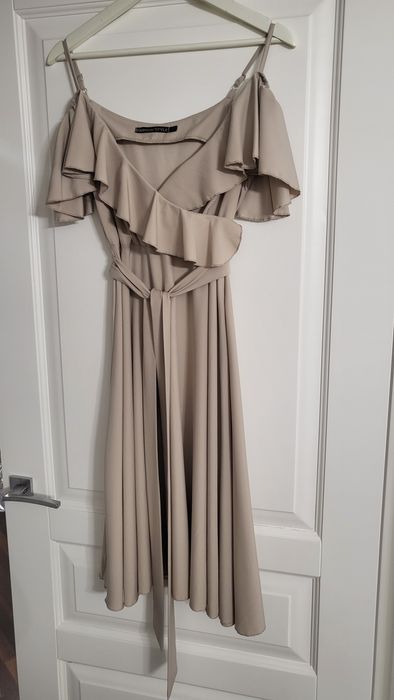 Платье, сукня бежева