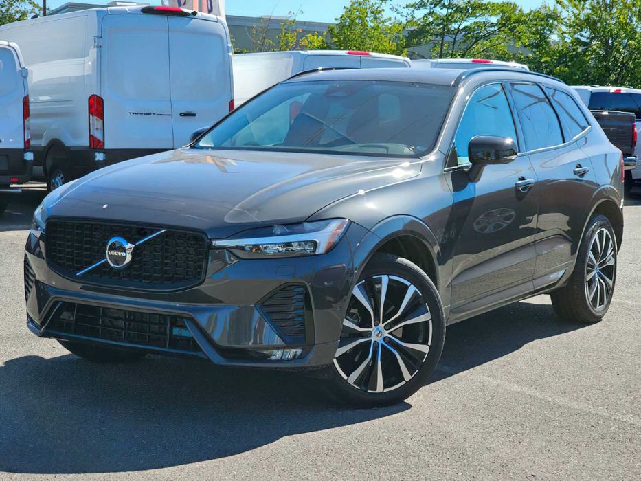 Volvo XC60 B5 Core      2023