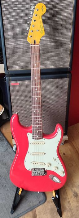 Squier Simon Neil (Biffy Clyro) Stratocaster Classic Vibe Fiesta Red