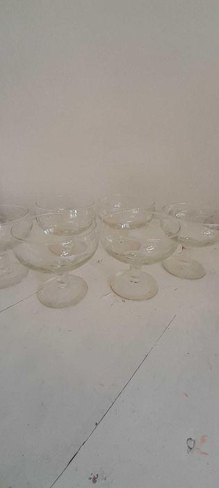 Taças champanhe de vidro lapidado,  antigas.