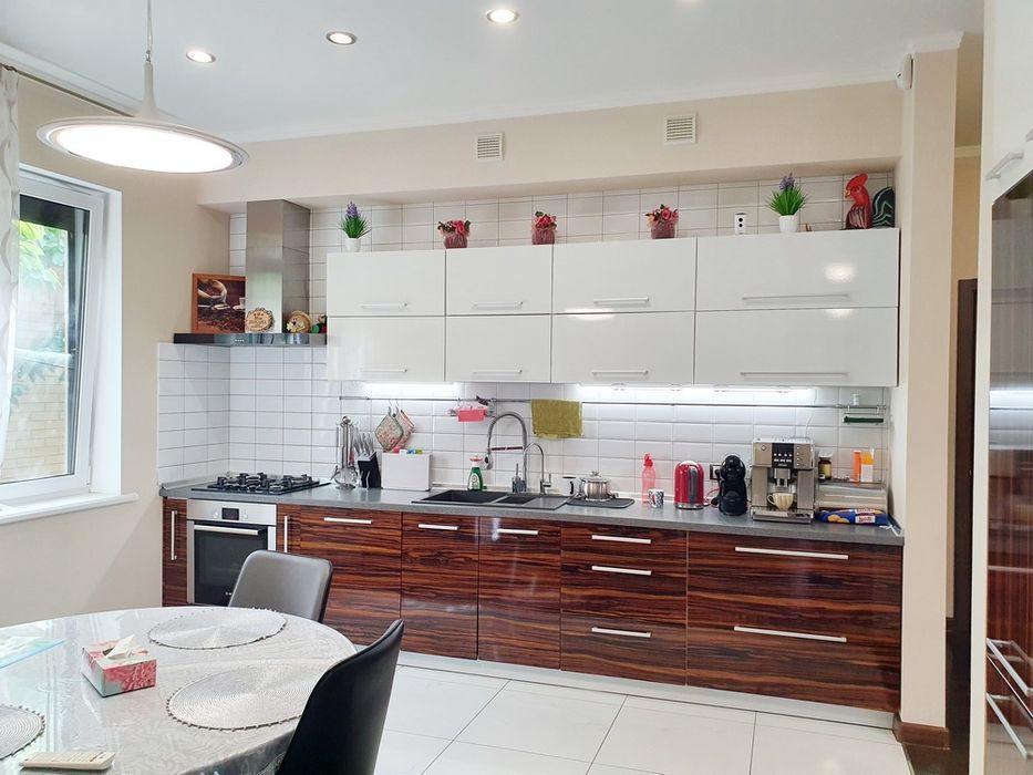 Продам дом с ремонтом Новоалександровка