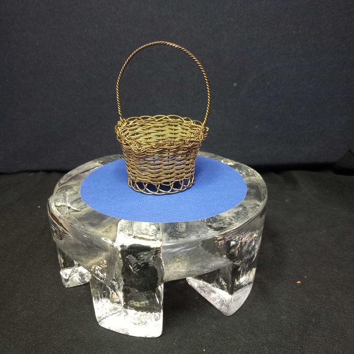 Pequena cesta em prata