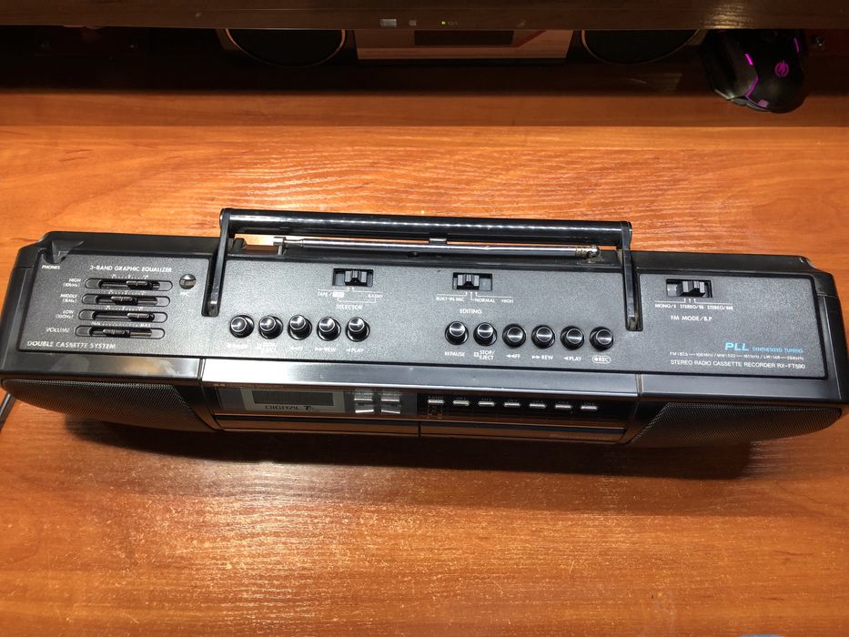 Продам магнитолу PANASONIC RX-FT590 год выпуска 1988-1992